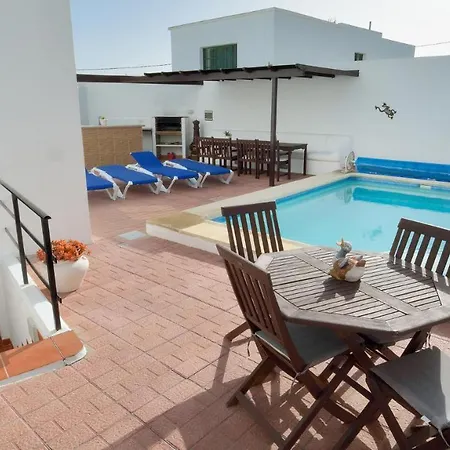Villa Puerto Del Carmen Sleeps 4 Pool Wifi