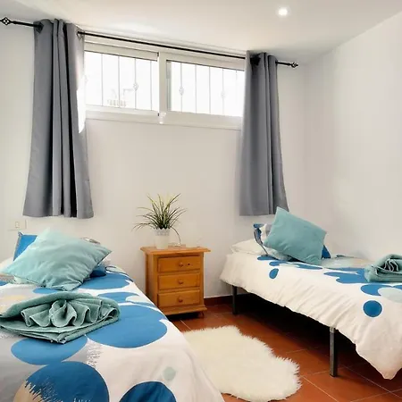 Puerto Del Carmen Sleeps 4 Pool Wifi